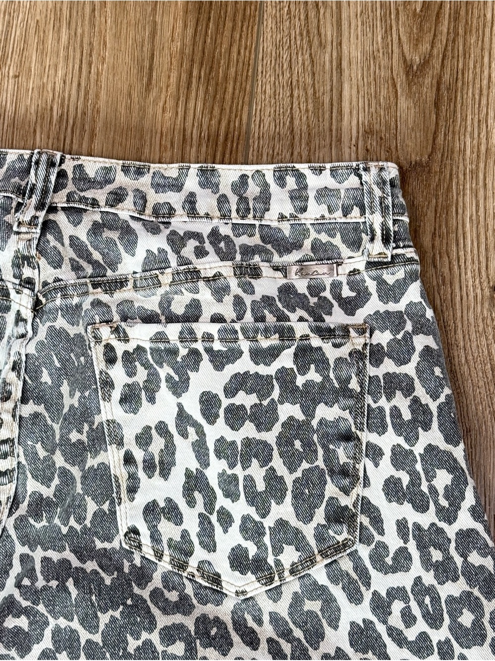 Kancan Xena Horseshoe Cheetah Print Stretch Jean
Size 11/29 - Picture 5 of 12